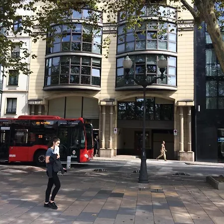 Piso Muy Centrico, Bien Equipado Con Parking. Apartment Bilbao