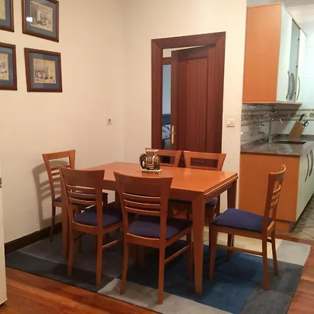 Piso Muy Centrico, Bien Equipado Con Parking. Bilbao