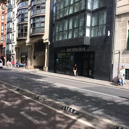 Piso Muy Centrico, Bien Equipado Con Parking. 公寓 毕尔巴鄂