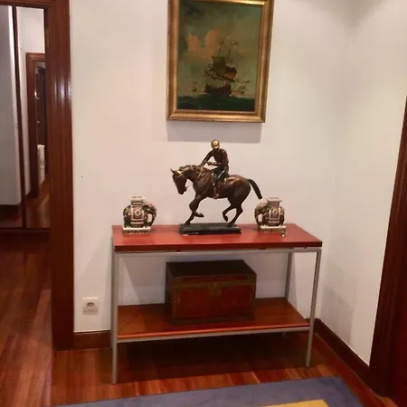 Piso Muy Centrico, Bien Equipado Con Parking. アパート ビルバオ