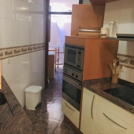 Piso Muy Centrico, Bien Equipado Con Parking. Бильбао