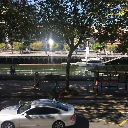 Piso Muy Centrico, Bien Equipado Con Parking. Apartament Bilbao